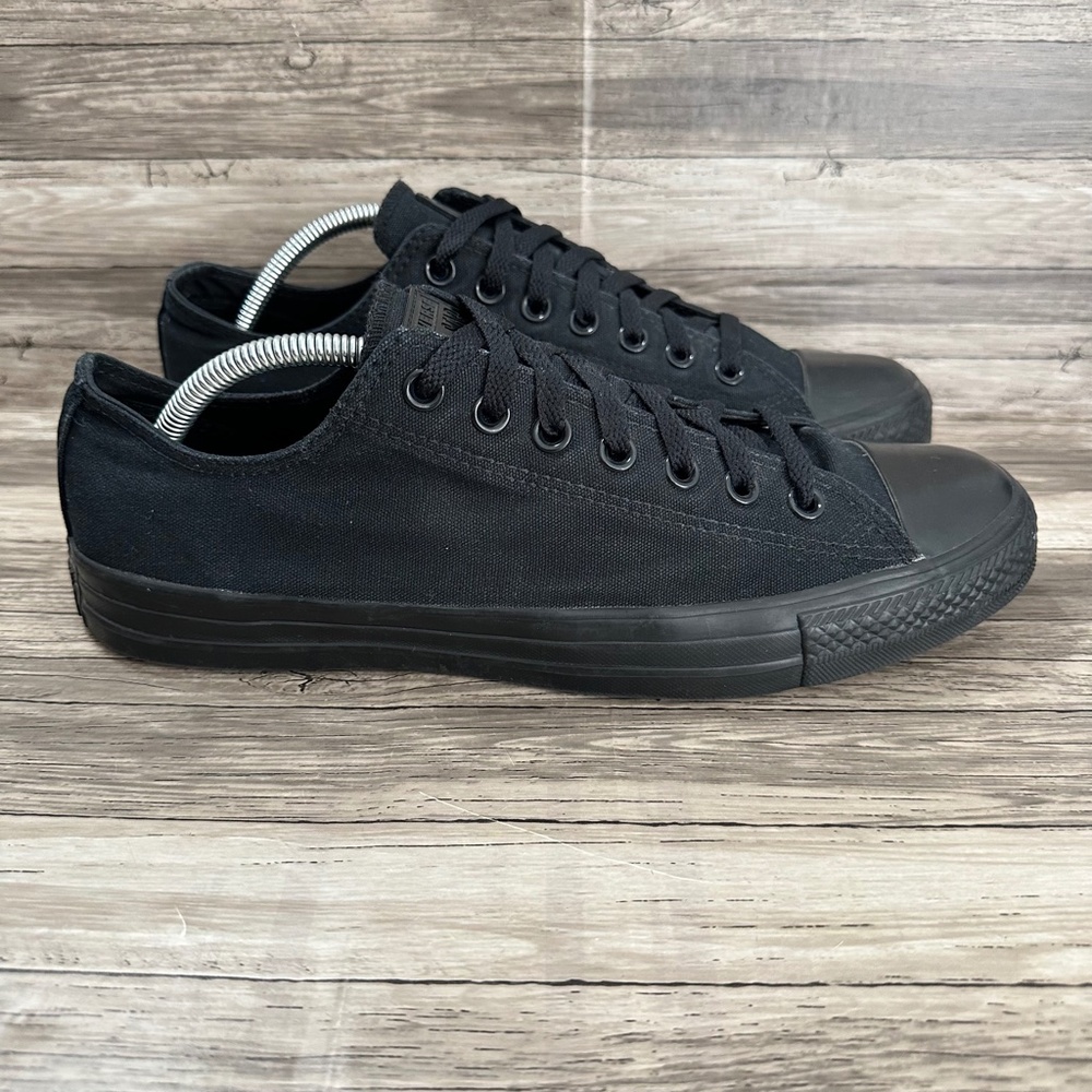 Converse Triple Black Chuck Taylor All Star Mens 10 Classic Low Top Sneakers